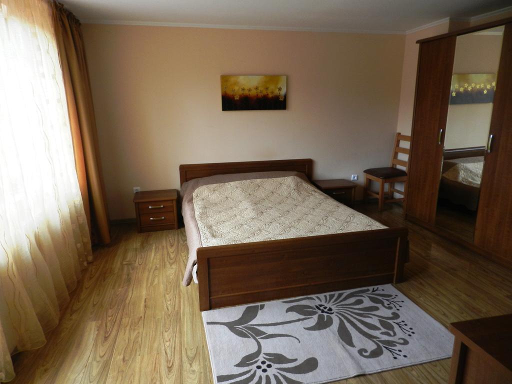 Hotel Casa Deea à Capatineni-Paminteni Extérieur photo