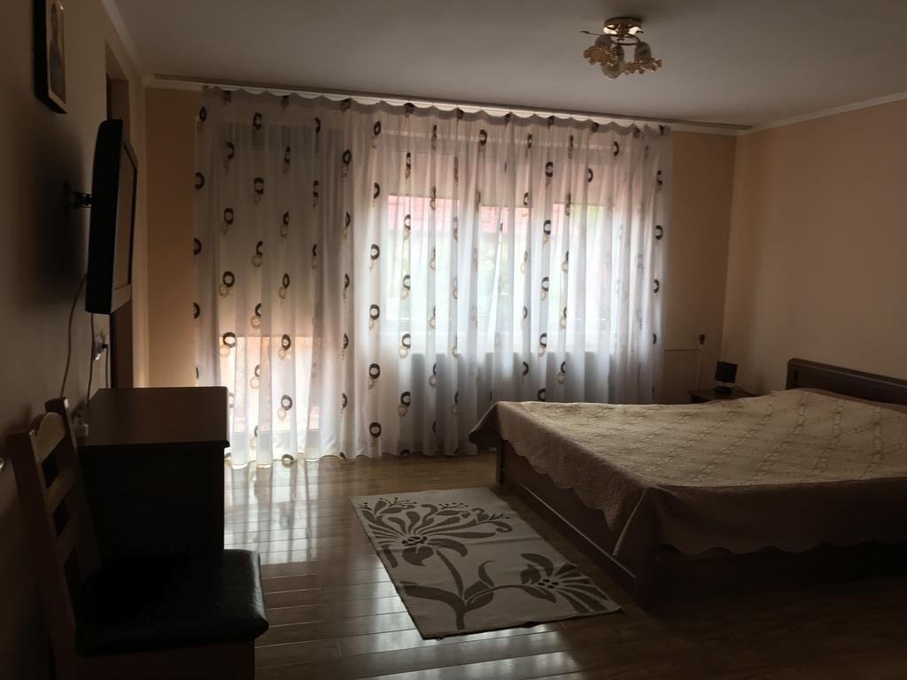 Hotel Casa Deea à Capatineni-Paminteni Extérieur photo